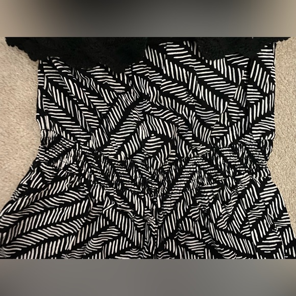 black and white patterned romper - Picture 3 of 4
